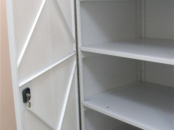 Сетчатые двери на стеллаж